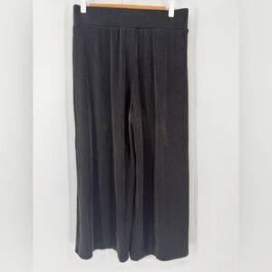 Chico’s Travelers‎ Black Ribbed Gaucho Pants Crops Size 1 (Size Medium)